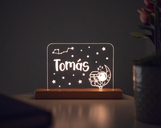 Candeeiro LED Boa noite, Astronauta personalizável com base em madeira e controlo de intensidade