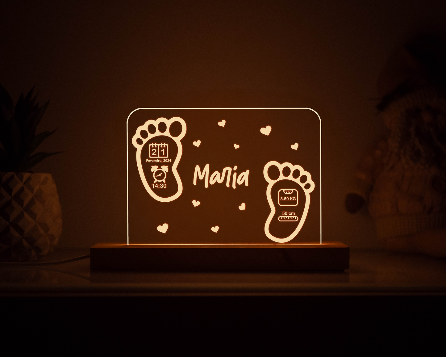 Candeeiro LED Pezinhos personalizável com base em madeira e controlo de intensidade