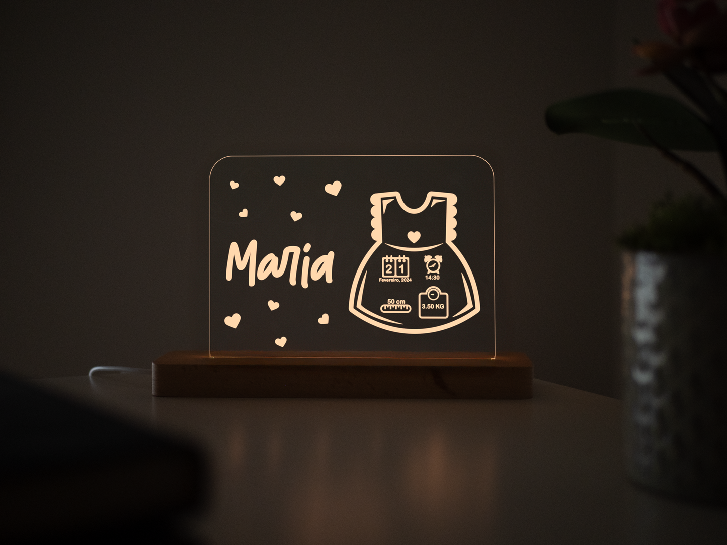Candeeiro LED Vestido personalizável com base em madeira e controlo de intensidade
